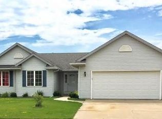 6909 55th St, Kenosha, WI 53144