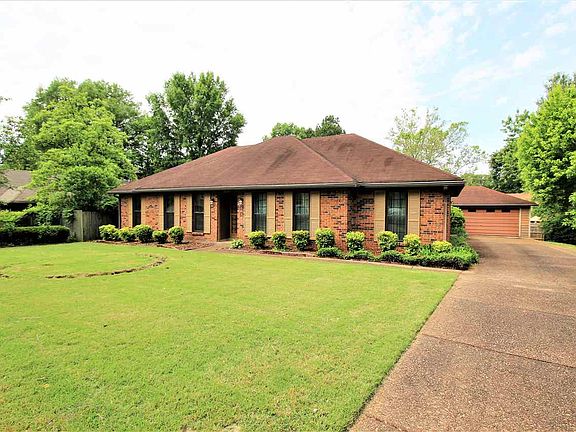 3rd image of 3379 Summerhill Dr