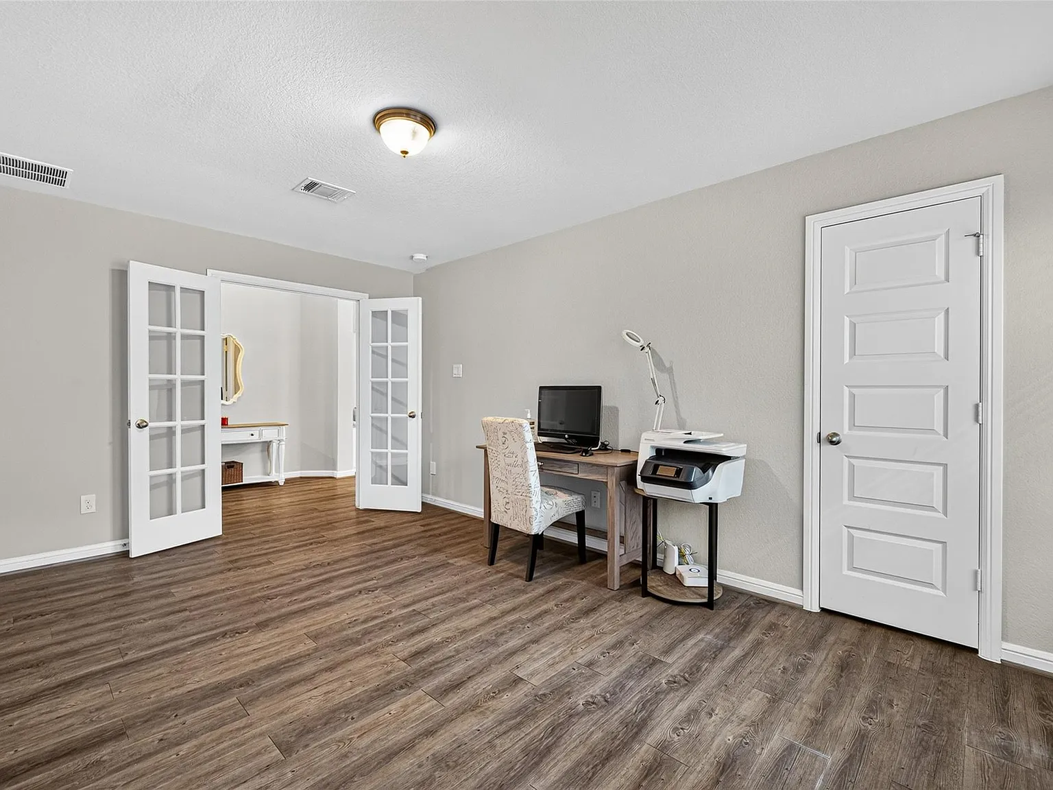3 bed, 2.0 bath, 1835 sqft, $2,595 — Photo 3