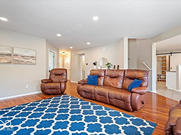 5th image of 12885 Howe Rd
