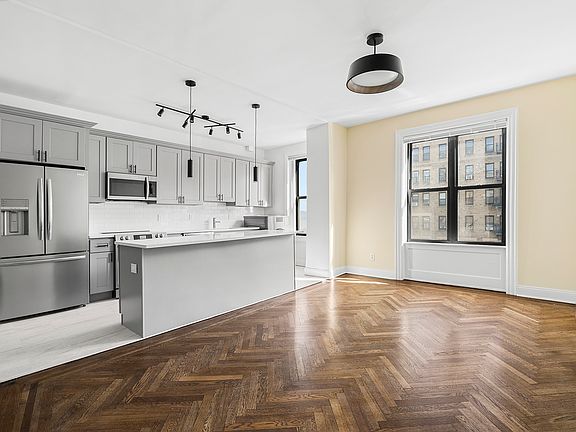 3rd image of 880 W 181st St APT 4C