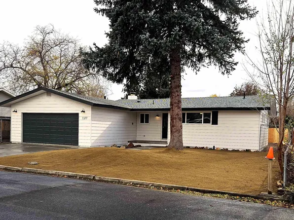 1377 Toiyabe Ave, Gardnerville, NV 89410