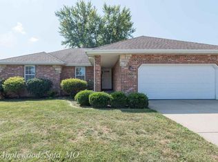 5382 W Applewood St, Springfield, MO 65802