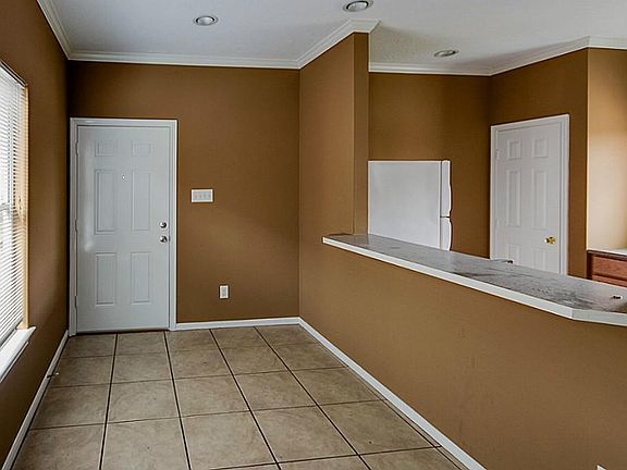 Plenty of room for bar stools at the breakfast bar.