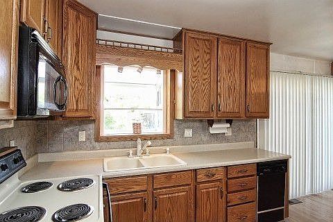 NEWLY REMODELED KITCHEN