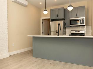 223 S 44th St #1F, Philadelphia, PA 19104