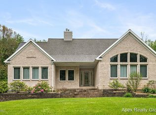 2146 Wildflower Ave, Dorr, MI 49323