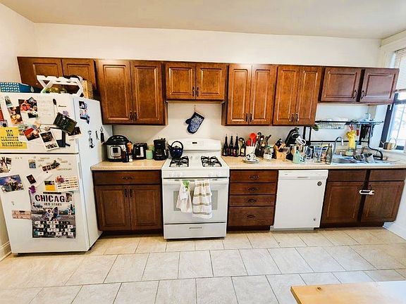 2nd image of 1220 W Farwell Ave #D99152ad8