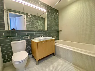 Rented by R New York