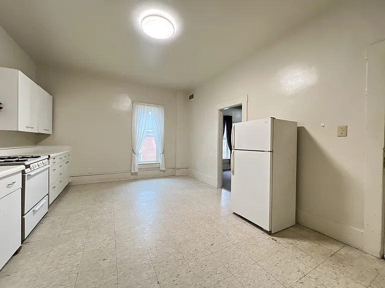 1397 Washington St #C — Photo 3