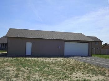 2nd image of 412 Sanlyn Ct