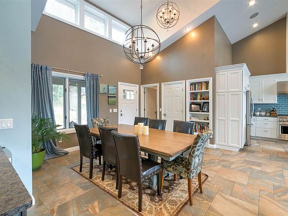 5th image of 2971 Crescent Shores Dr