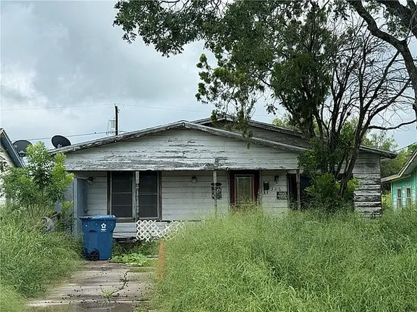 306 W 3rd St, Bishop, TX 78343