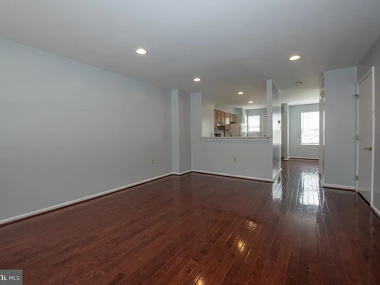 1216 Ogden St — Photo 4