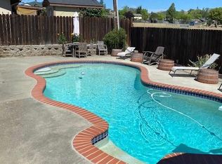 3454 Meadowbrook Dr, Napa, CA 94558