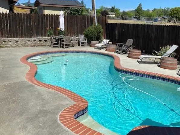 3454 Meadowbrook Dr, Napa, CA 94558