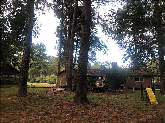 4th image of 414 Monroe Dr