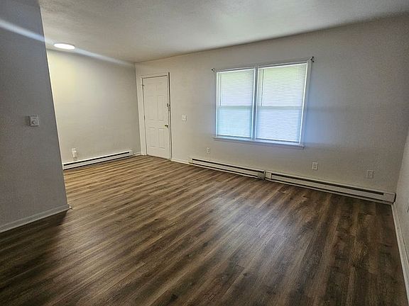 4th image of 607 NE 3rd Ave #4