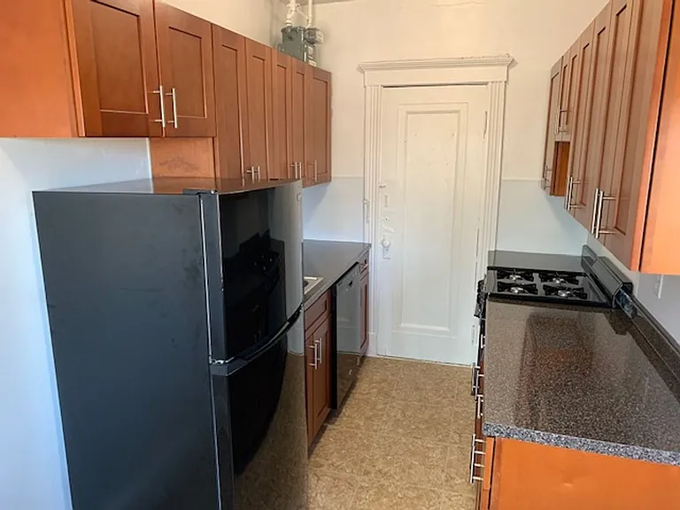 235 Park Dr #25 — Photo 2
