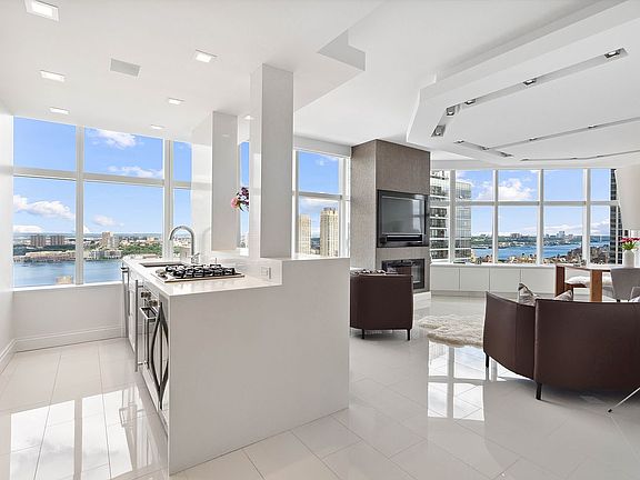 2nd image of 160 W 66th St APT 39B