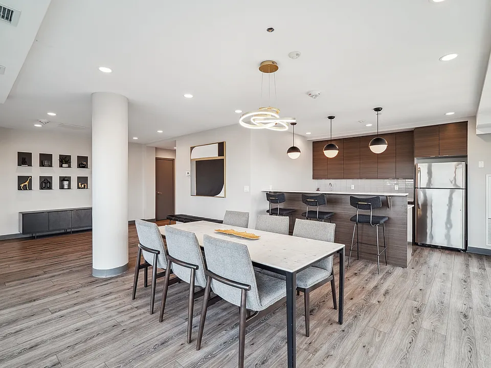 123 Parkway Forest Dr
