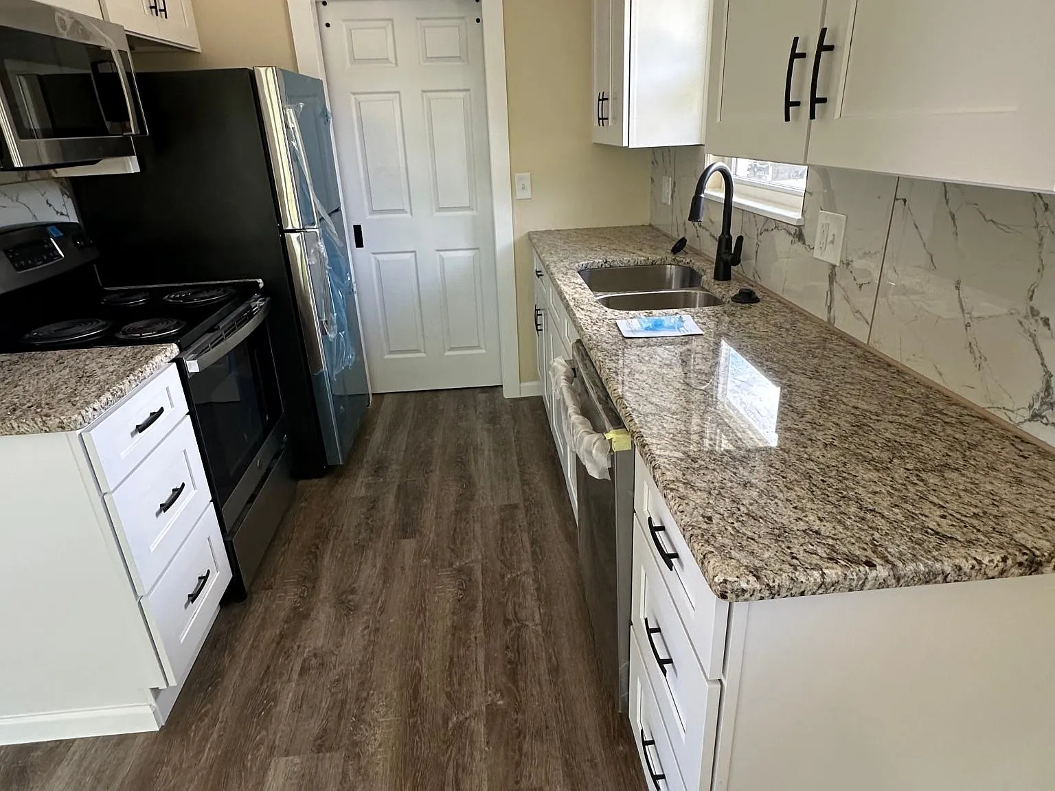 2 bed, 950 sqft, $2,000 — Photo 2