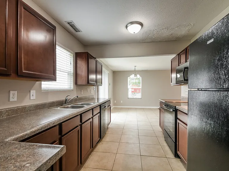3039 Brandenburg Dr — Photo 5