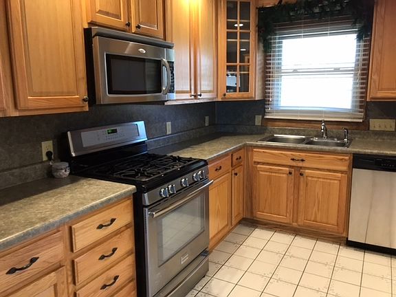 4th image of 3338 Brady Ln