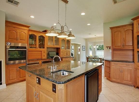 4th image of 24 W Woodlawn Dr
