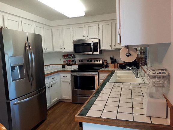 5th image of 640 Hermosa Dr