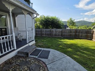 702 Clinton St, Harriman, TN 37748