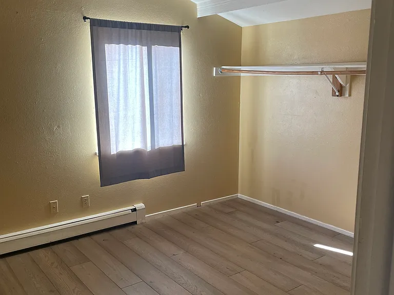 345 W Breed St — Photo 11