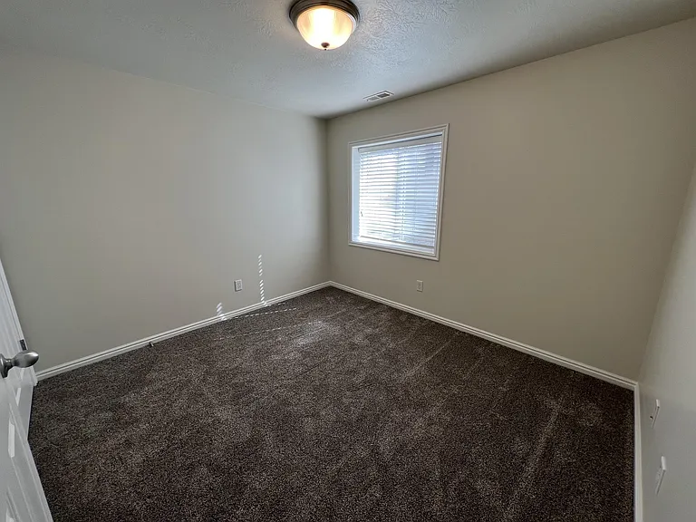 202 E White Spruce Cv — Photo 22