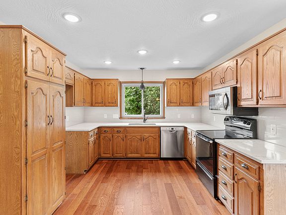 5th image of 901 N Dabney Street