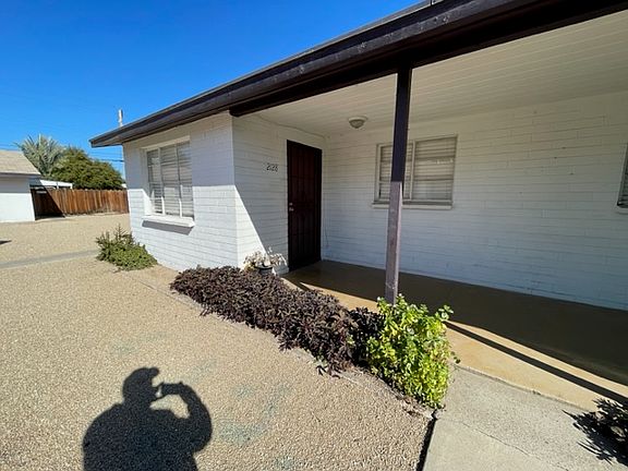 2nd image of 2128 W Orangewood Ave #D2128