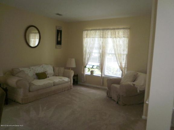 5th image of 39 Amberwinds Ct