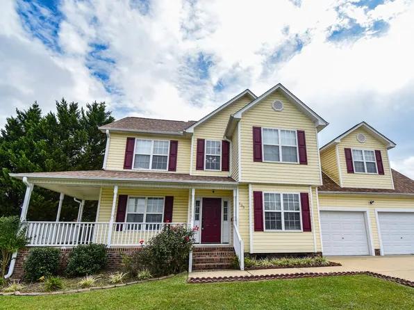 135 Lenoir Dr, Spring Lake, NC 28390