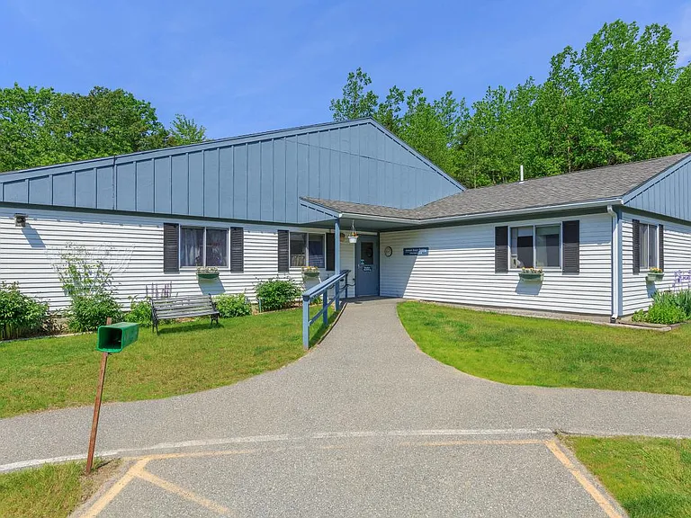 10 Pinebrook — Photo 11