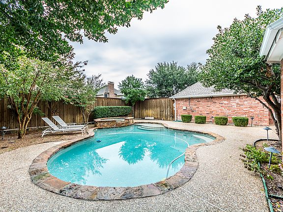 3rd image of 7709 Myrtle Springs Dr