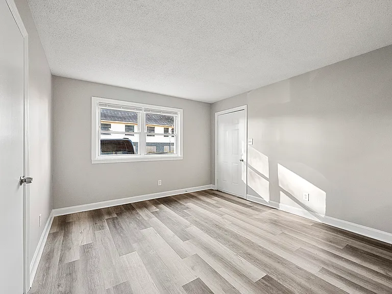 592 Cooper St SW #2 — Photo 14