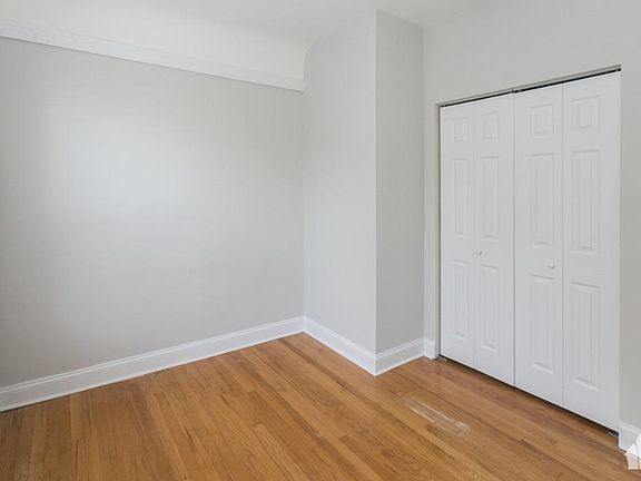 3rd image of 6738 N Lakewood Ave #30