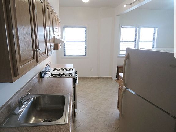 4th image of 3315 28th Ave APT 1M