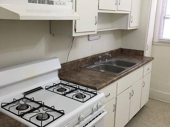 2nd image of 6121 Winthrop Ave