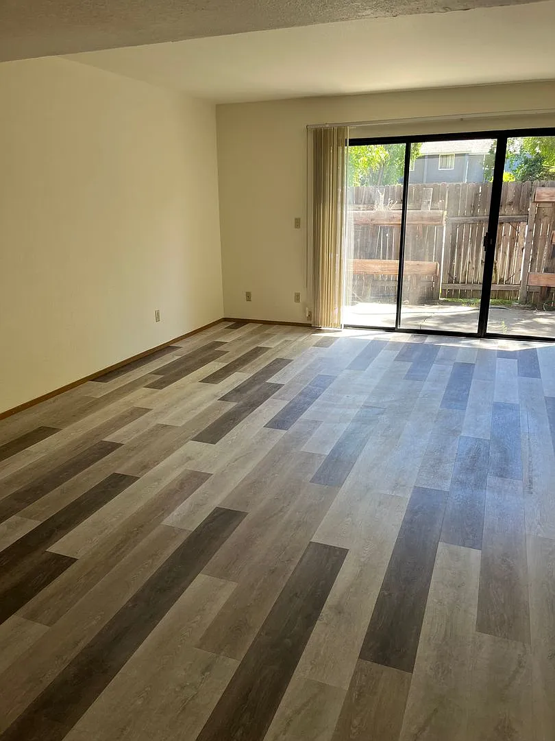 870 Adams Street — Photo 2