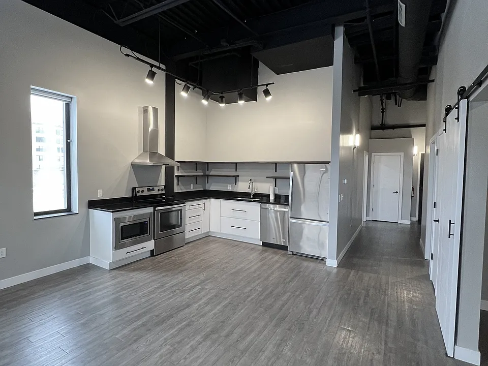 157 S Kalamazoo Mall #404