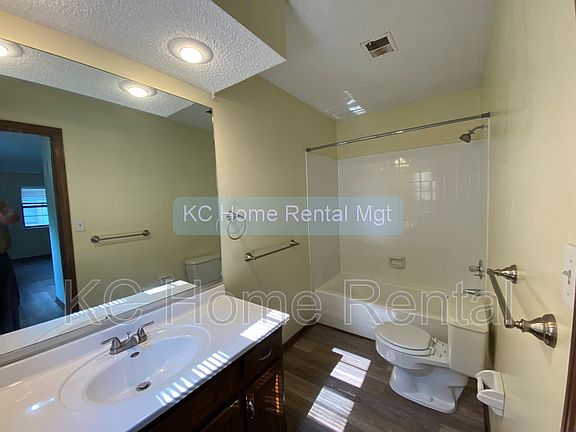 4th image of 7818 N Camden Ave