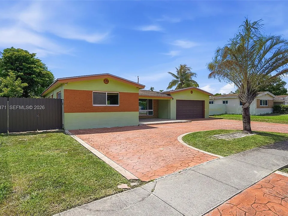 2220 De Soto Dr