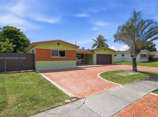 2220 De Soto Dr, Miramar, FL 33023
