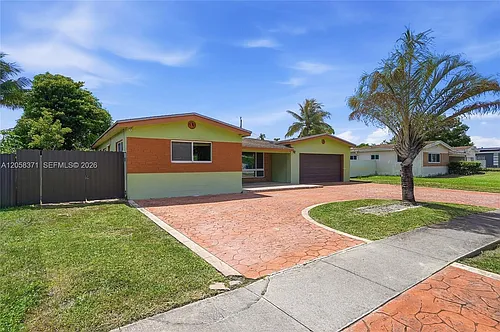 2220 De Soto Dr Photo 1