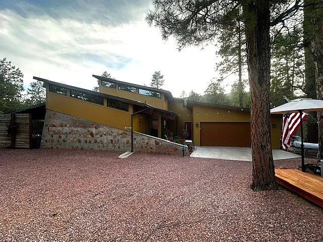 2 bed, 1700 sqft, $2,500 — Photo 1